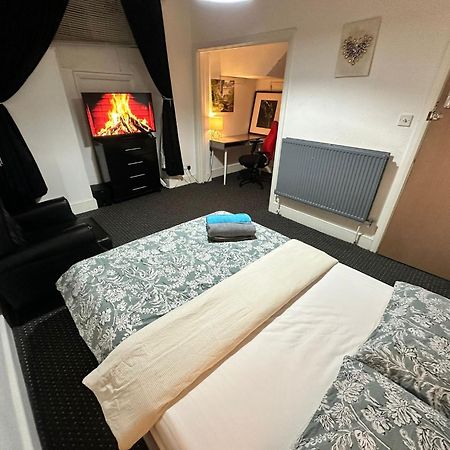 Whitechapel Station Rooms R1 Londyn Zewnętrze zdjęcie