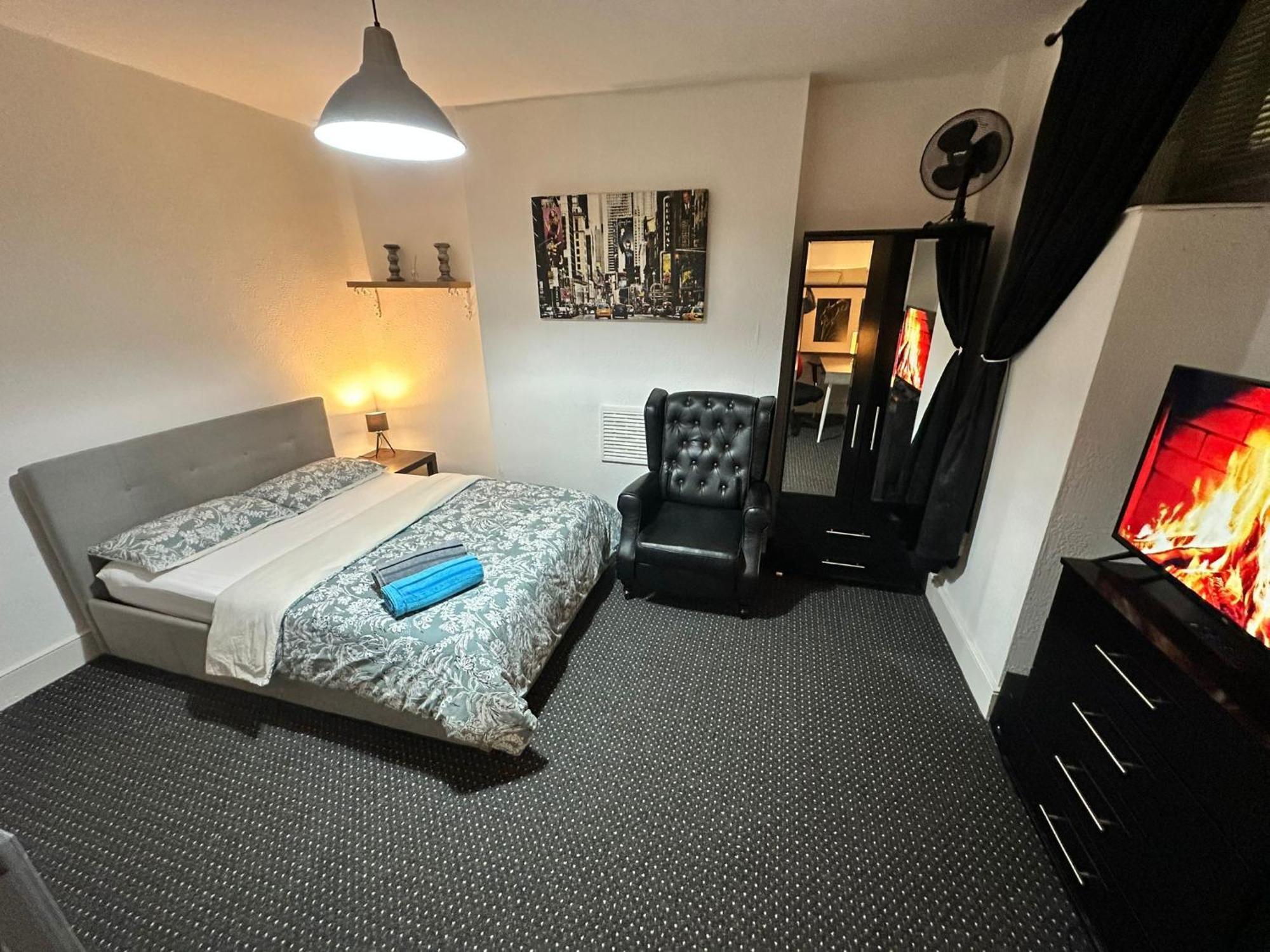 Whitechapel Station Rooms R1 Londyn Zewnętrze zdjęcie