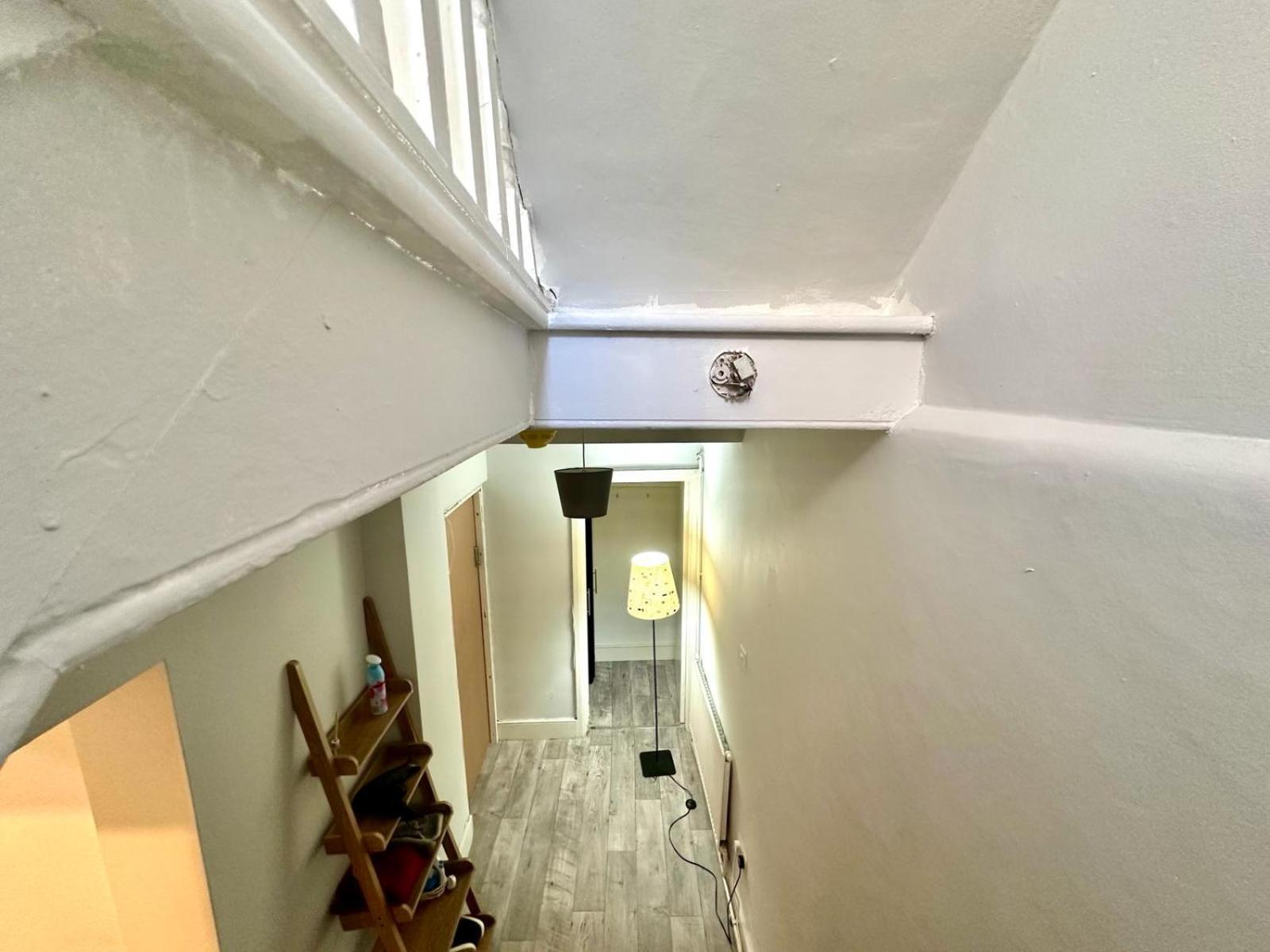 Whitechapel Station Rooms R1 Londyn Zewnętrze zdjęcie