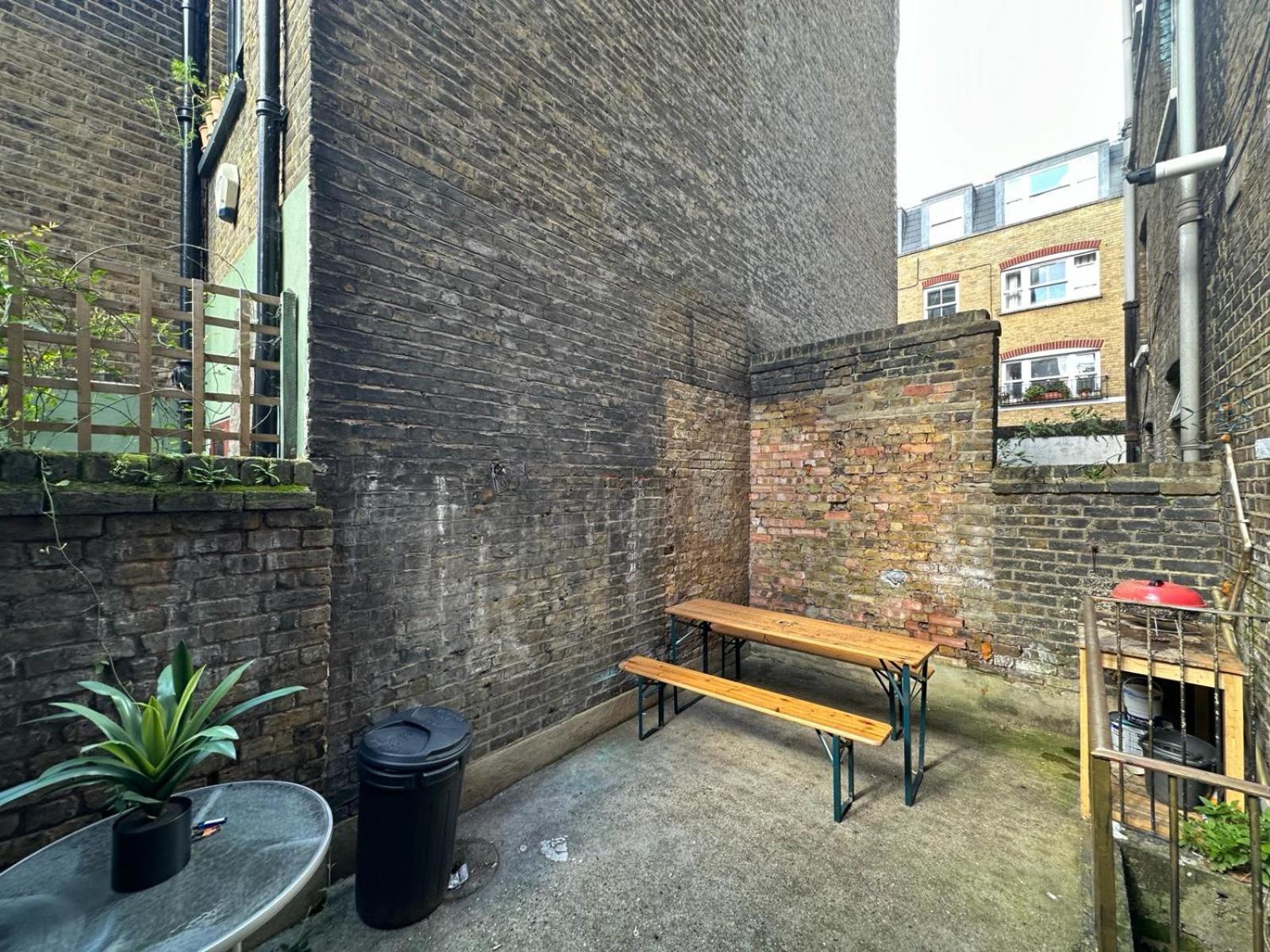 Whitechapel Station Rooms R1 Londyn Zewnętrze zdjęcie